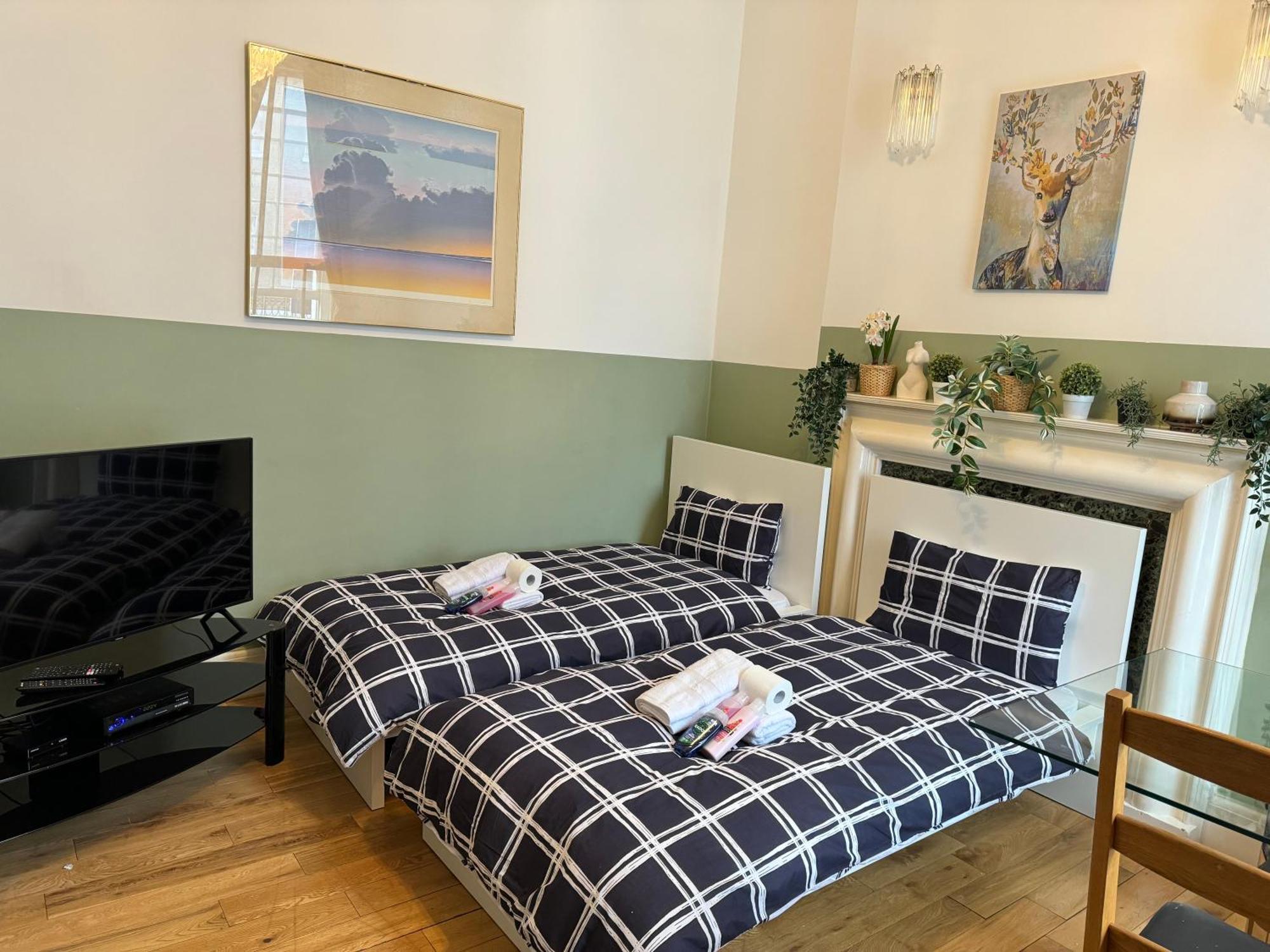 Central And Affordable Flat For 6 People In Zone 1 - Baker Street - With Breakfast Included London Exterior photo