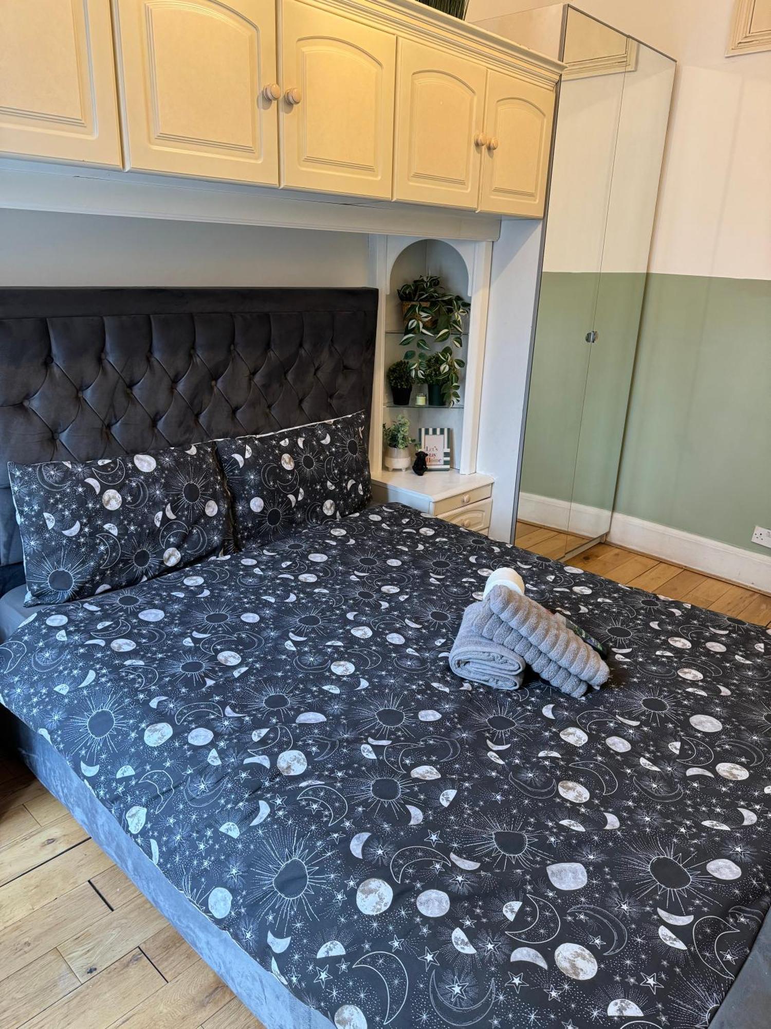 Central And Affordable Flat For 6 People In Zone 1 - Baker Street - With Breakfast Included London Exterior photo