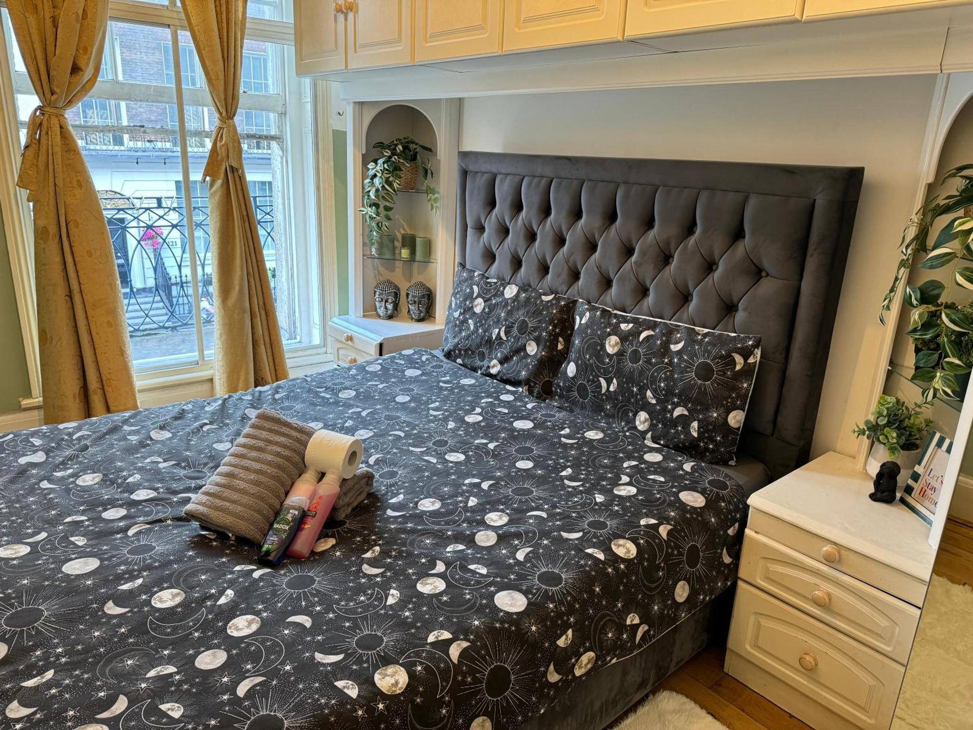 Central And Affordable Flat For 6 People In Zone 1 - Baker Street - With Breakfast Included London Exterior photo